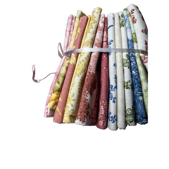 Benartex Laurel Cottage 2.75 Yds‎ 13 Fat Quarters Cotton Coordinate Quilter Pink - Picture 9 of 16